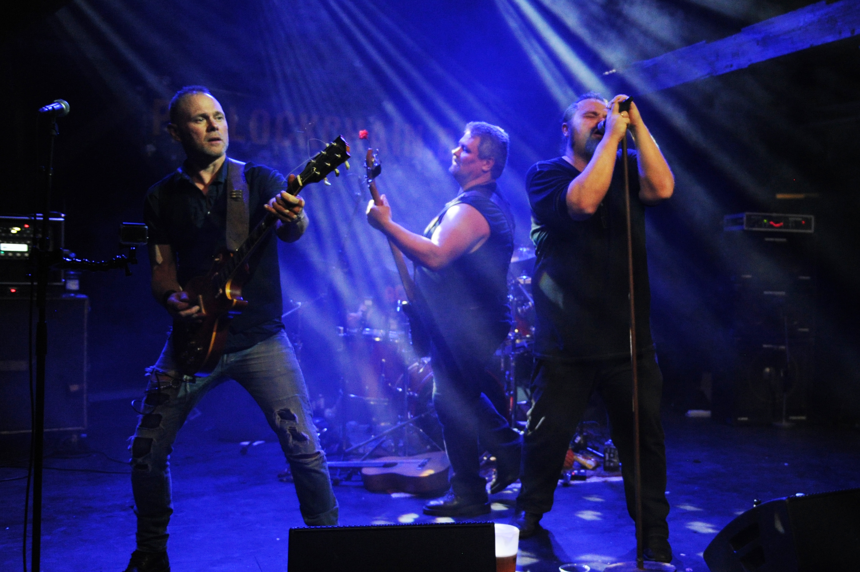 Folkekrav om nyt Padlock Chain-show