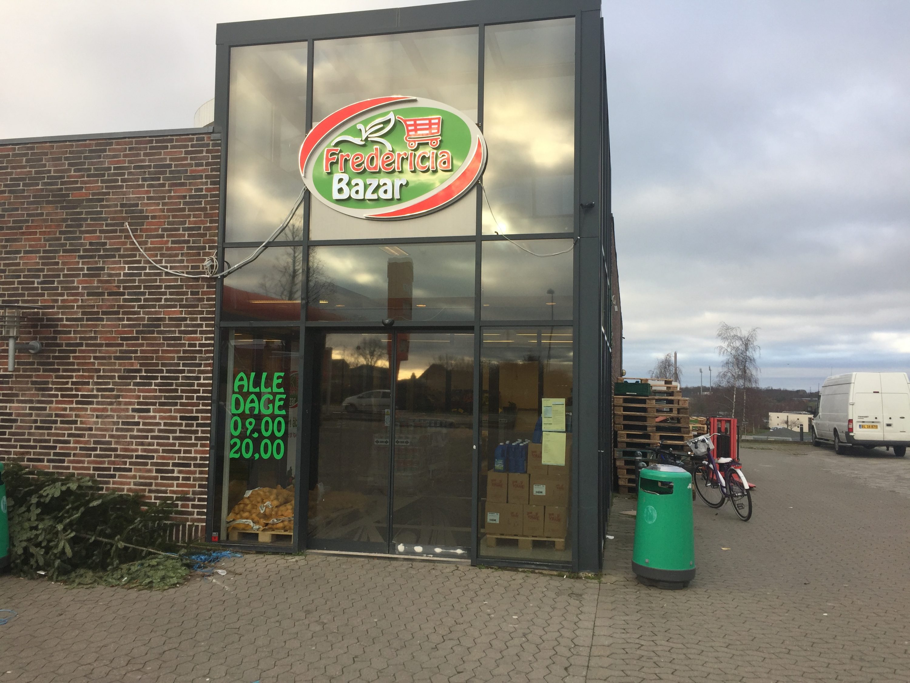 FREDERICIA BAZAR LUKKER EFTER KUN 5 MÅNEDER – MÅSKE ER NY EJER PÅ VEJ