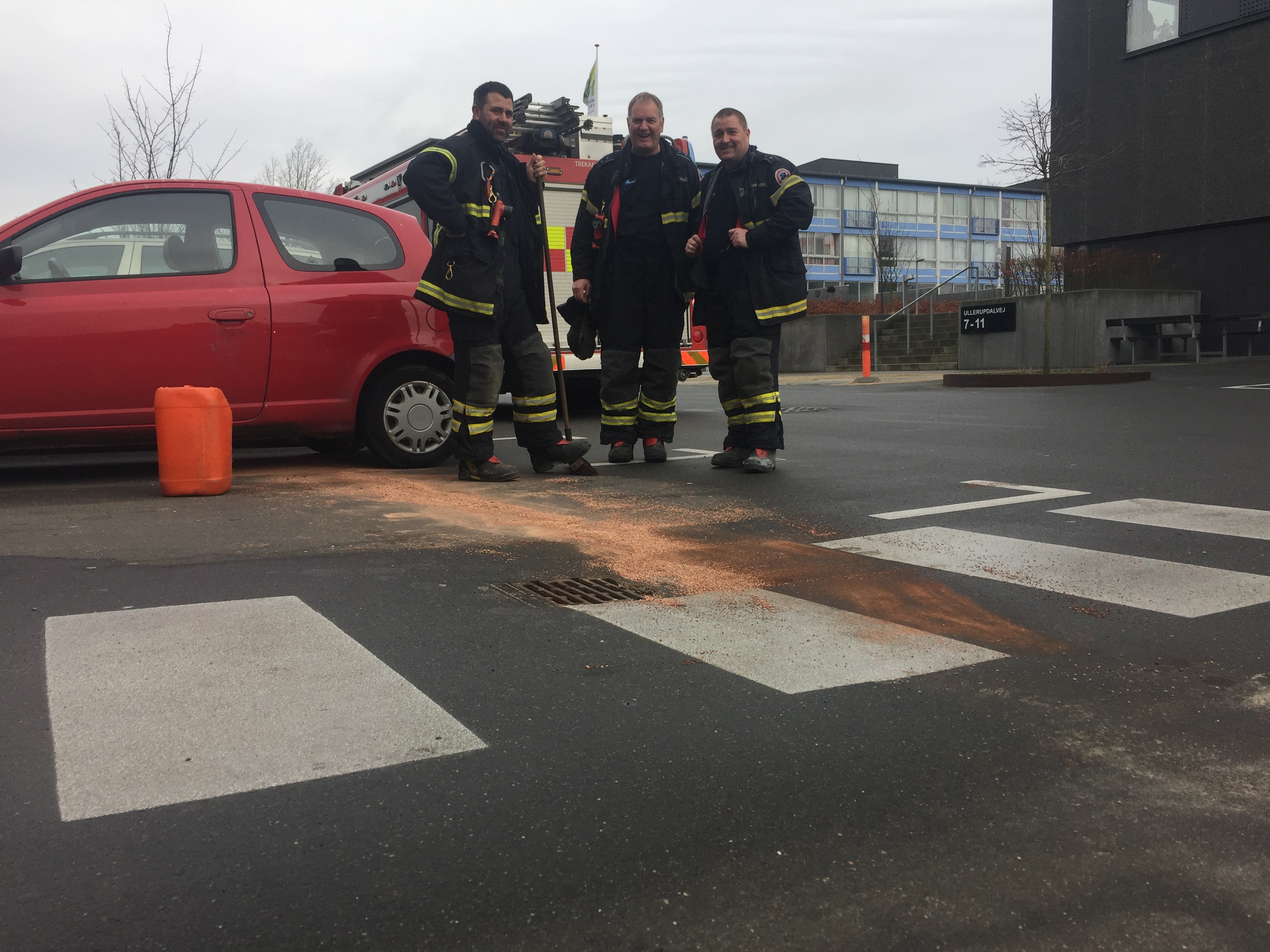 BRANDVÆSNET LAVER MEGET ANDET END AT SLUKKE BRANDE