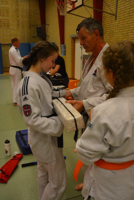 18-årig ju-jutsu kæmper fik sort bælte