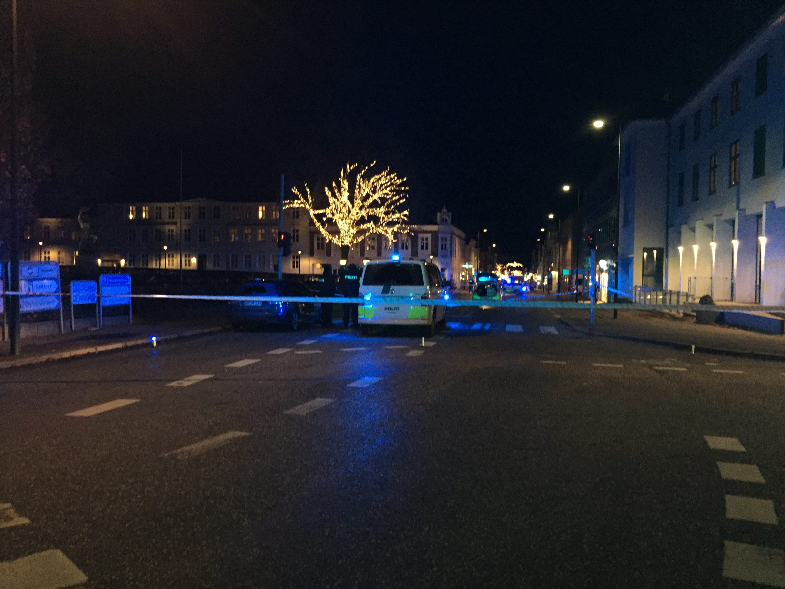 SE VIDEO: Røveri mod Teliabutik i Danmarksgade