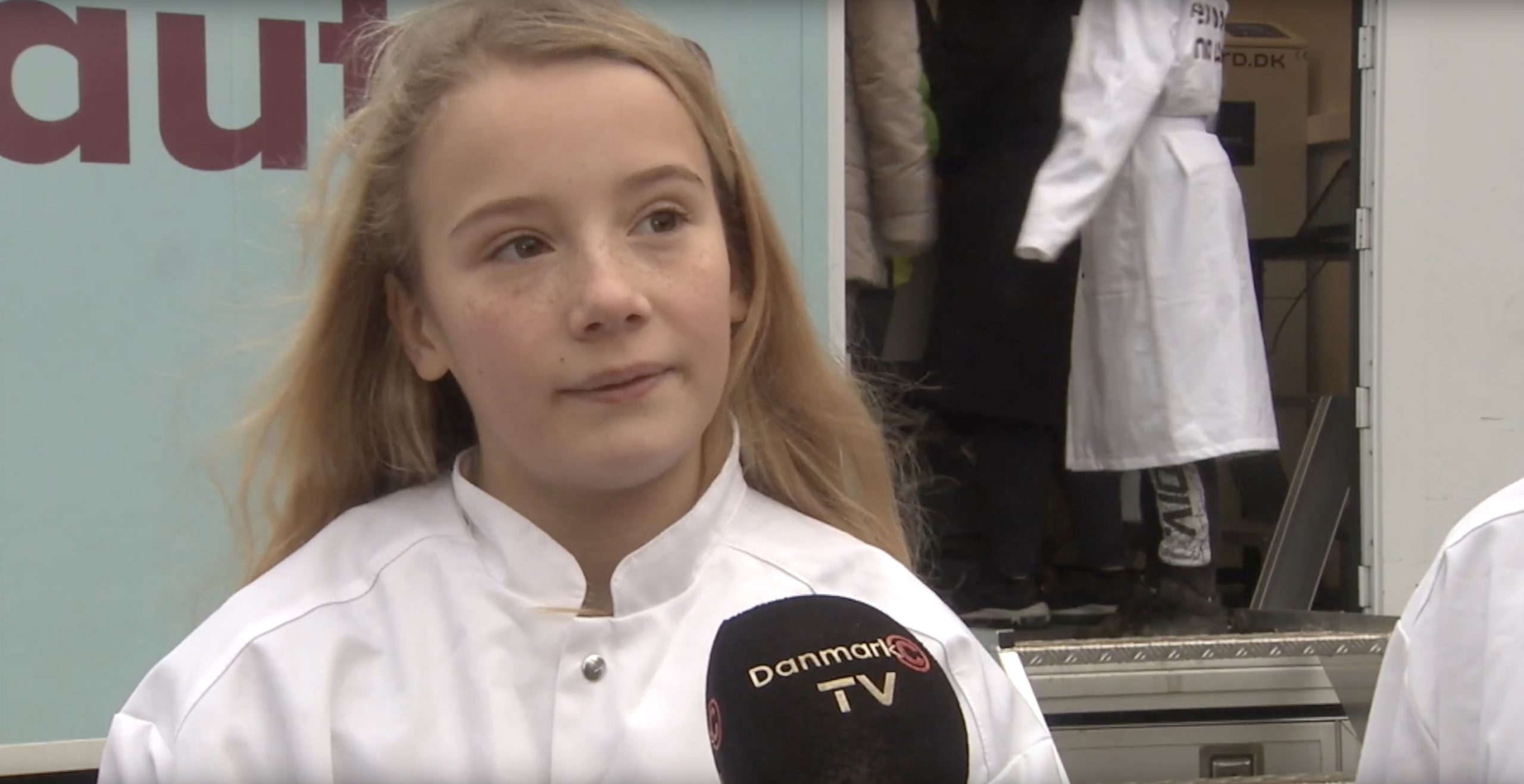 Se tv-indslag: Skoleelever trak i forskerkitlen