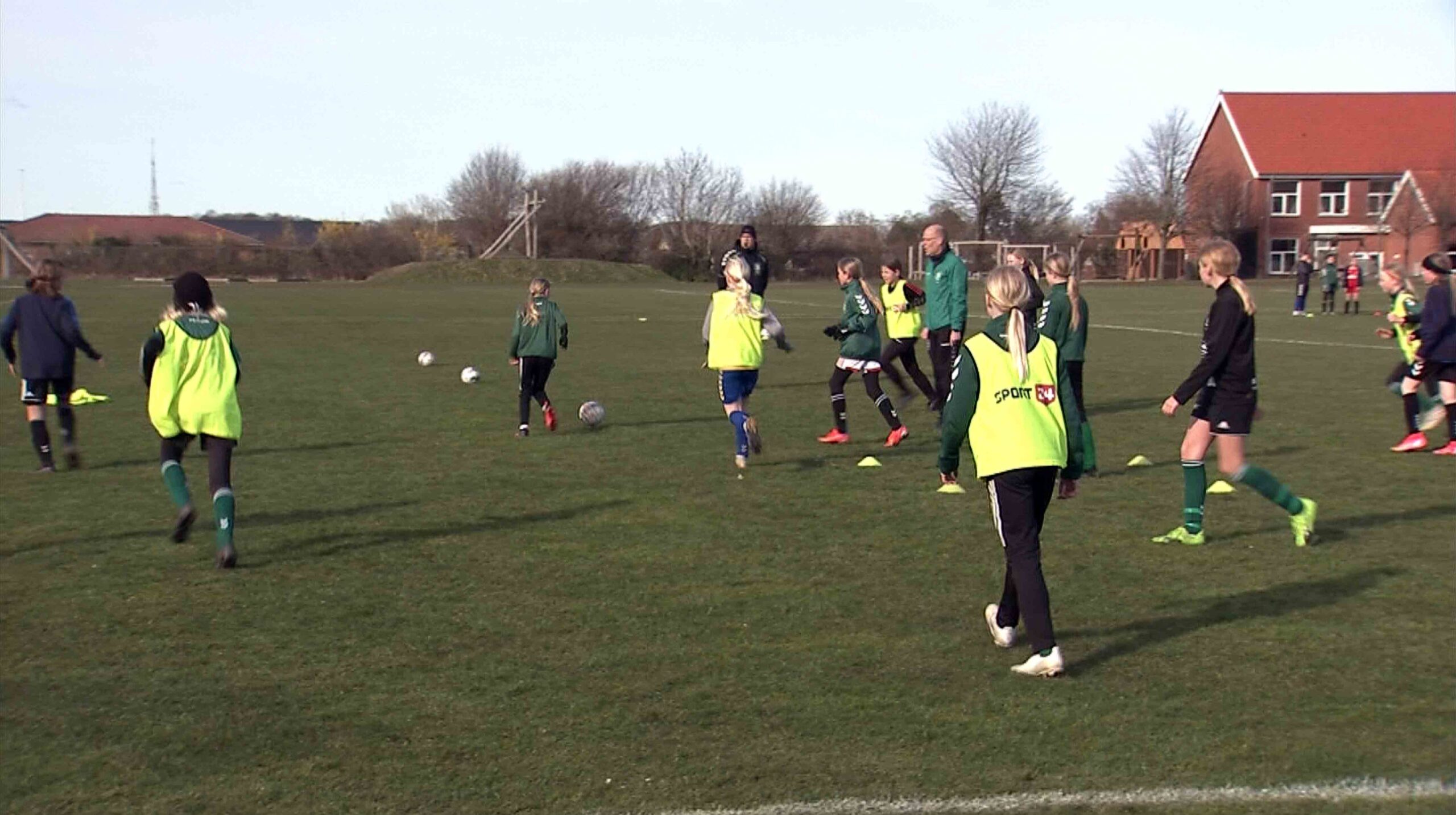 I Trelde og Erritsø træner U11 og U12 pigerne sammen