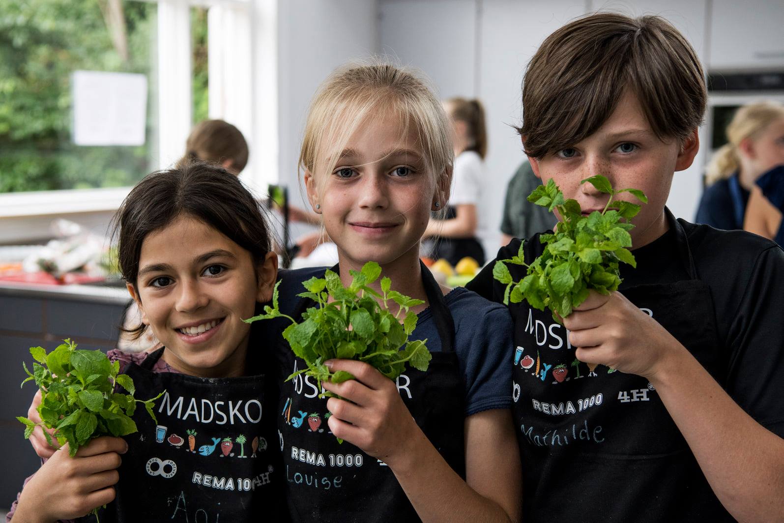 TA’ PÅ MADSKOLE PÅ KRINGSMINDE