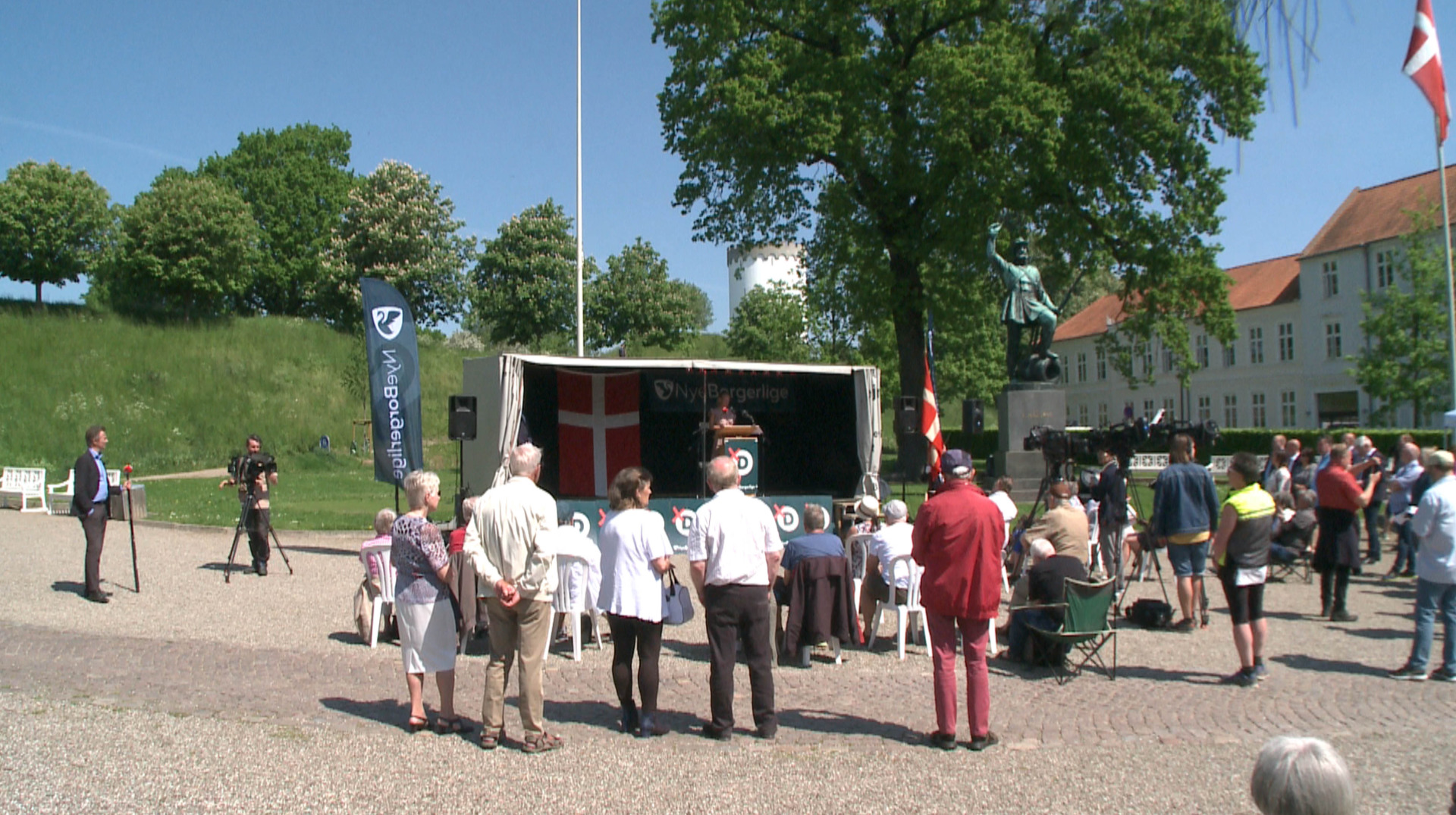 Nye Borgerlige fejrede grundlovsdag på Landsoldatpladsen