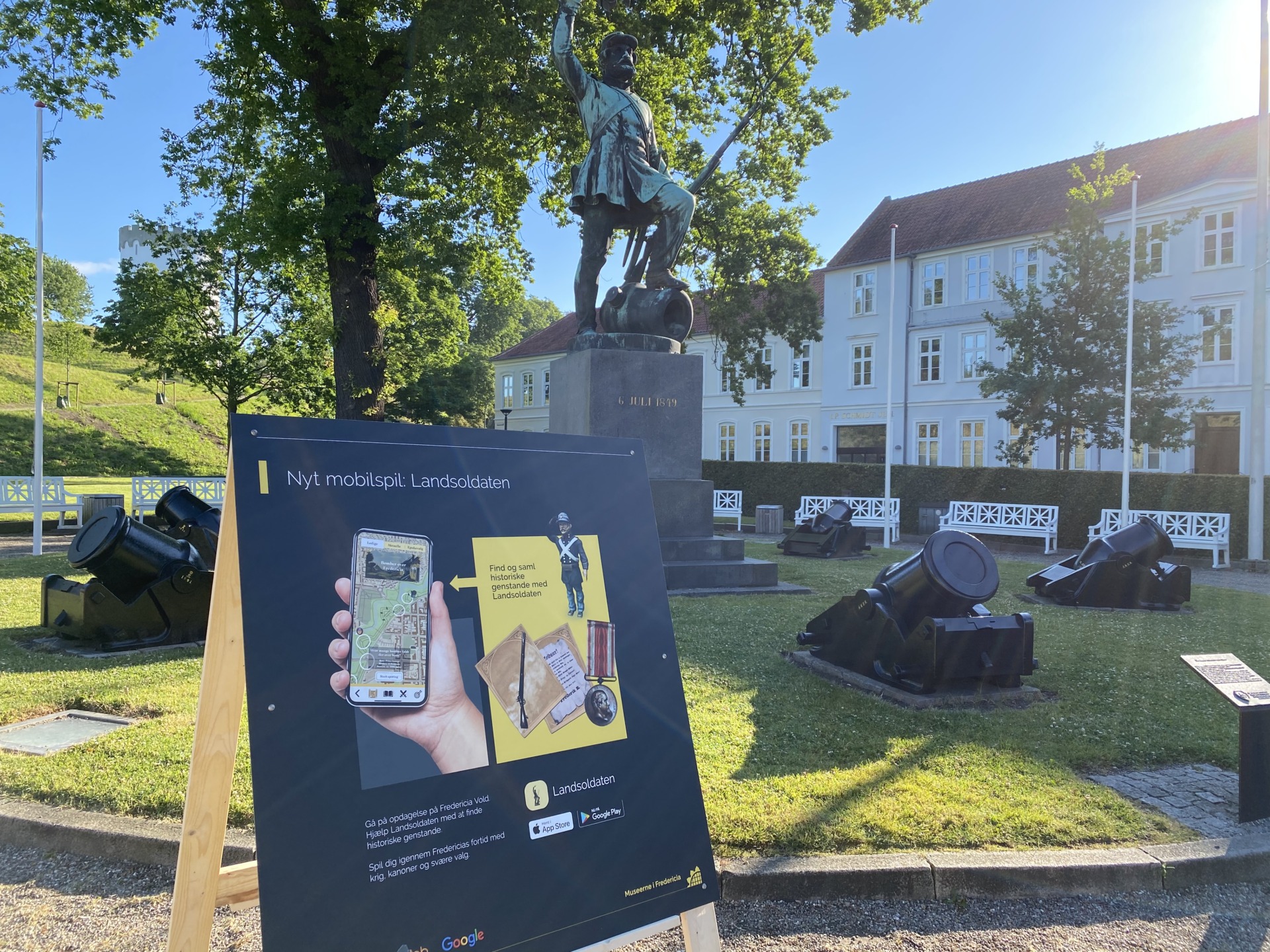 I dag udkommer det nye, gratis mobilspil “Landsoldaten”