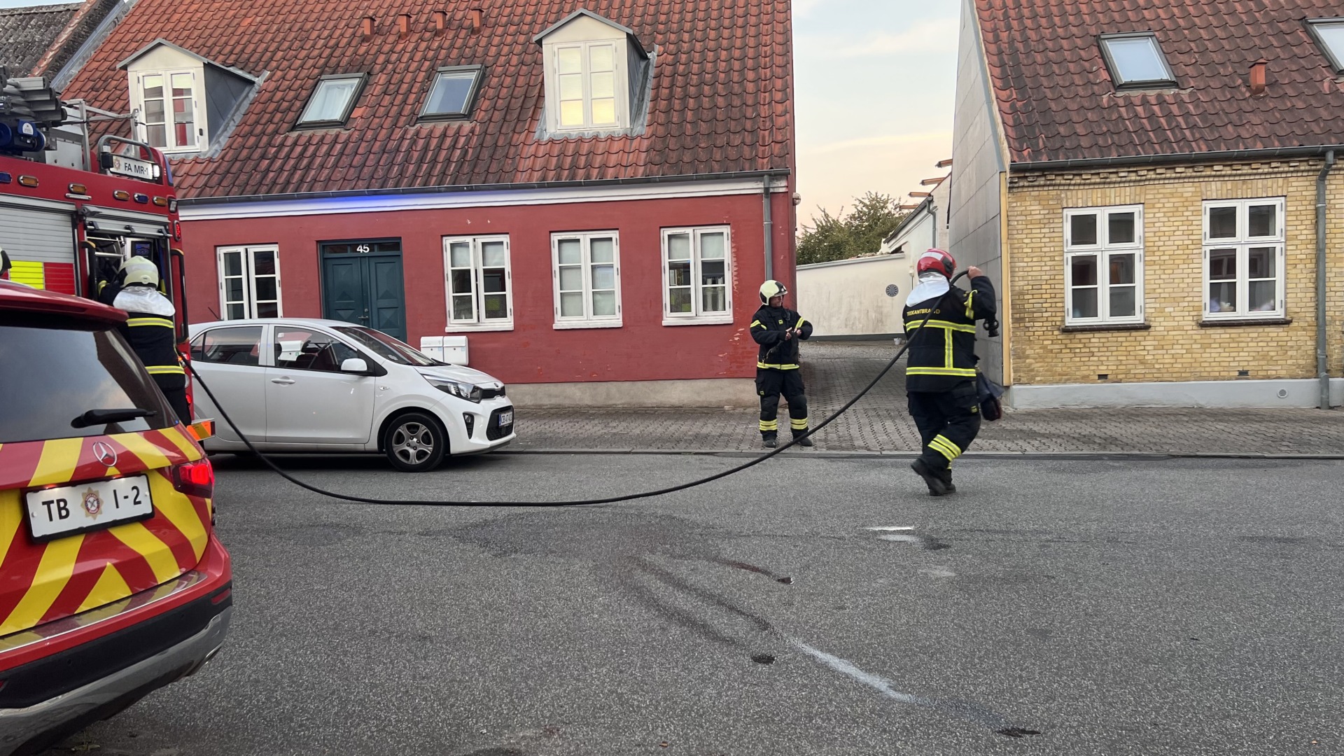 Brandvæsnet Hastede Ud Til Brandtomte Måtte Efterslukke Danmarkc Tv 